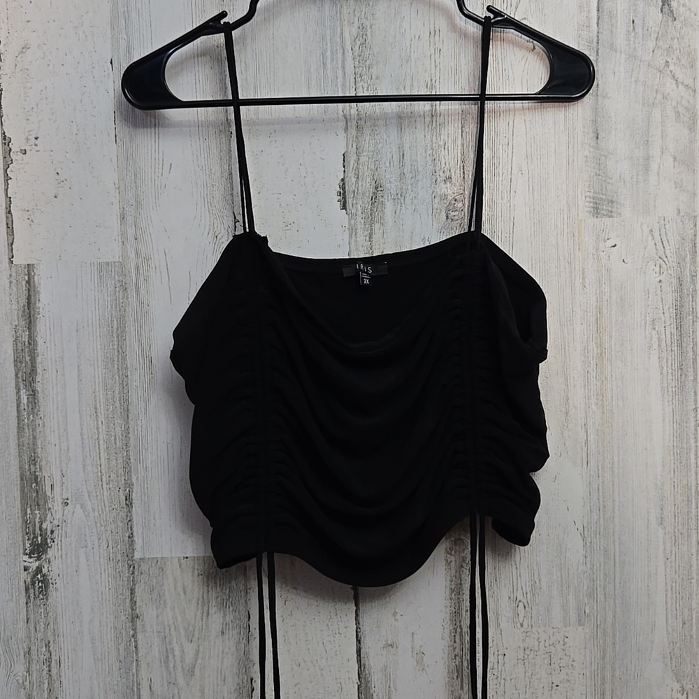 iris cropped black scrunch shirt